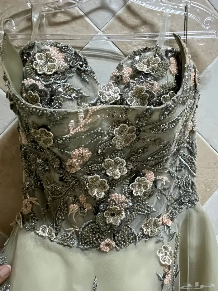 فستان ملكه للبيع 2