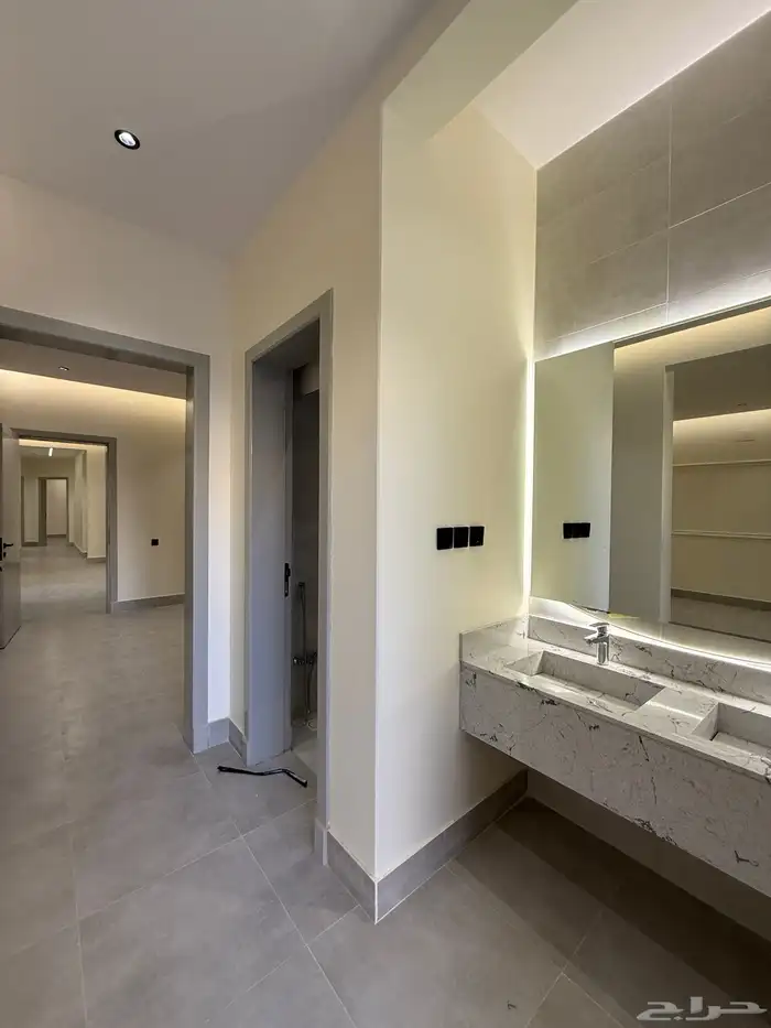 للبيع شقق ارضيه وعلويه بسعر صيدة ع برحه وسيعه بشمال الخميس 7