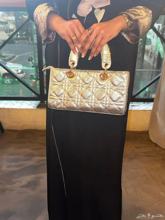 شنطة جديده بقراطيسها 3