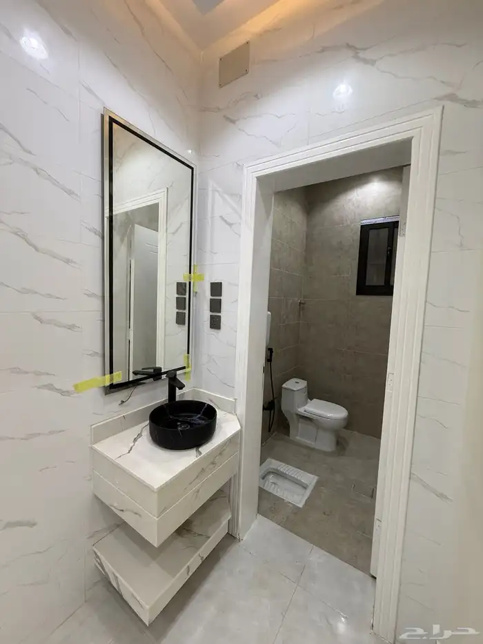 للبيع دور ارضي علي شارعين وشقق علويه المحاله ابها 17