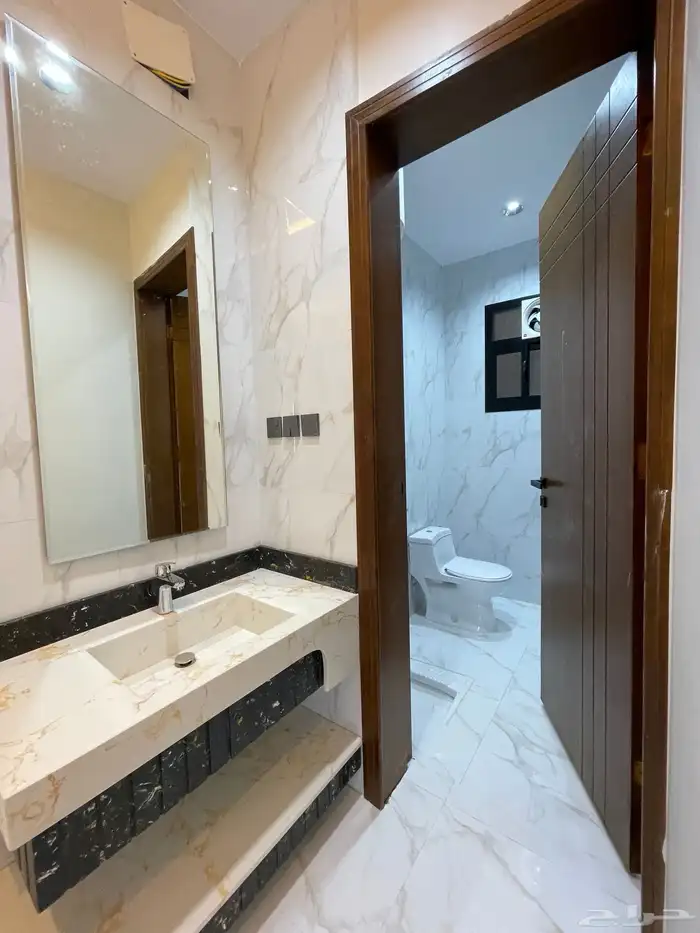 للبيع فيلا دورين وملحق من 750 الف مخطط 6 حى النور 15