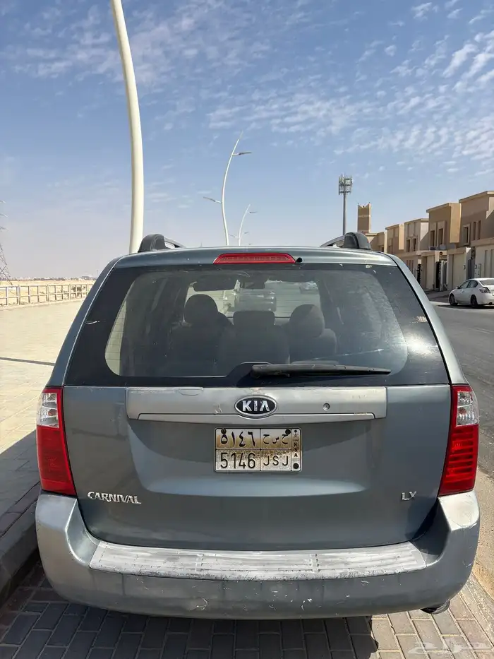 كيا كرنفال للبيع 4