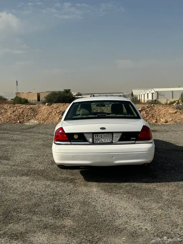 فورد فكتوريا 2011 للبيع 3