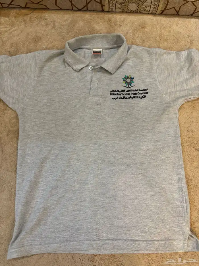 تيشيرت الكليه التقنيه 0