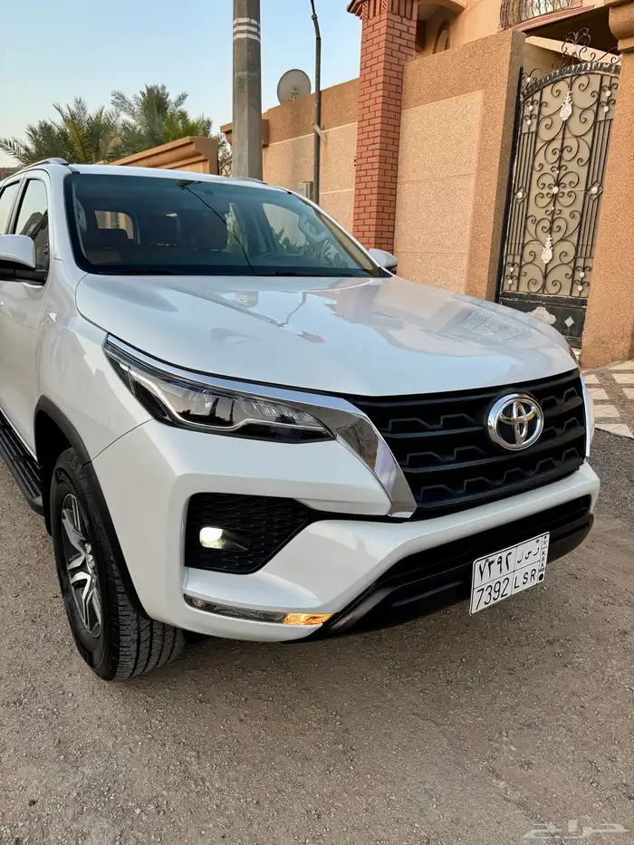 جيب فورشنر 2023 V6 8