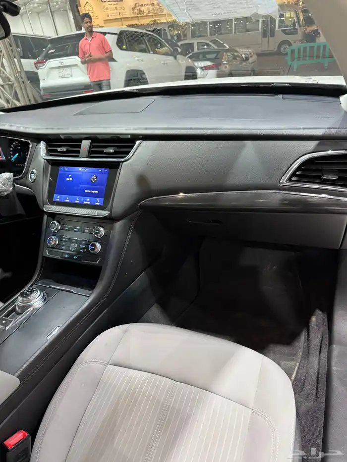 للبيع فورد تورس موديل 2021 6