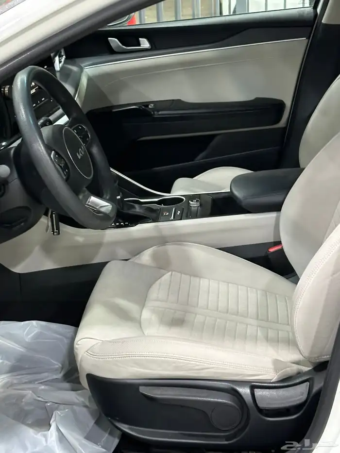 كيا K5 ستاندر 2022 لدى معرض(عبيد الرشيدي) 25