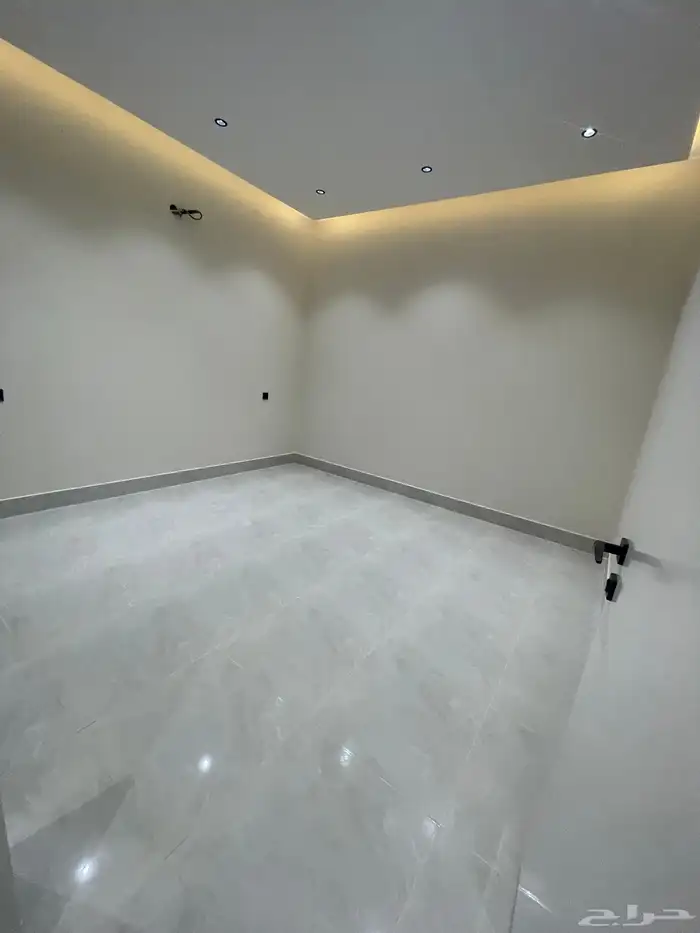 للبيع شقه دور أرضي مودرن تشطيب راقي بالمحاله ابها 12