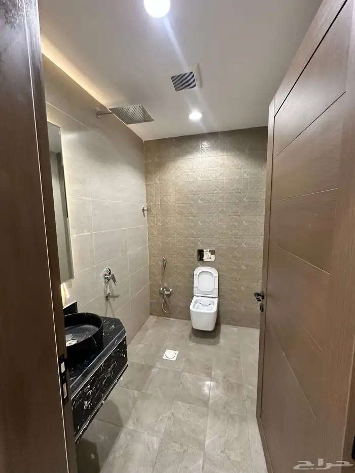 للبيع شقق علويه بحى الضيافه خميس مشيط 11