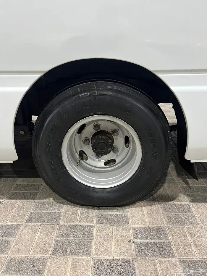 للبيع باص نيسان سيفيليان موديل 2008 ممشي قليل 27