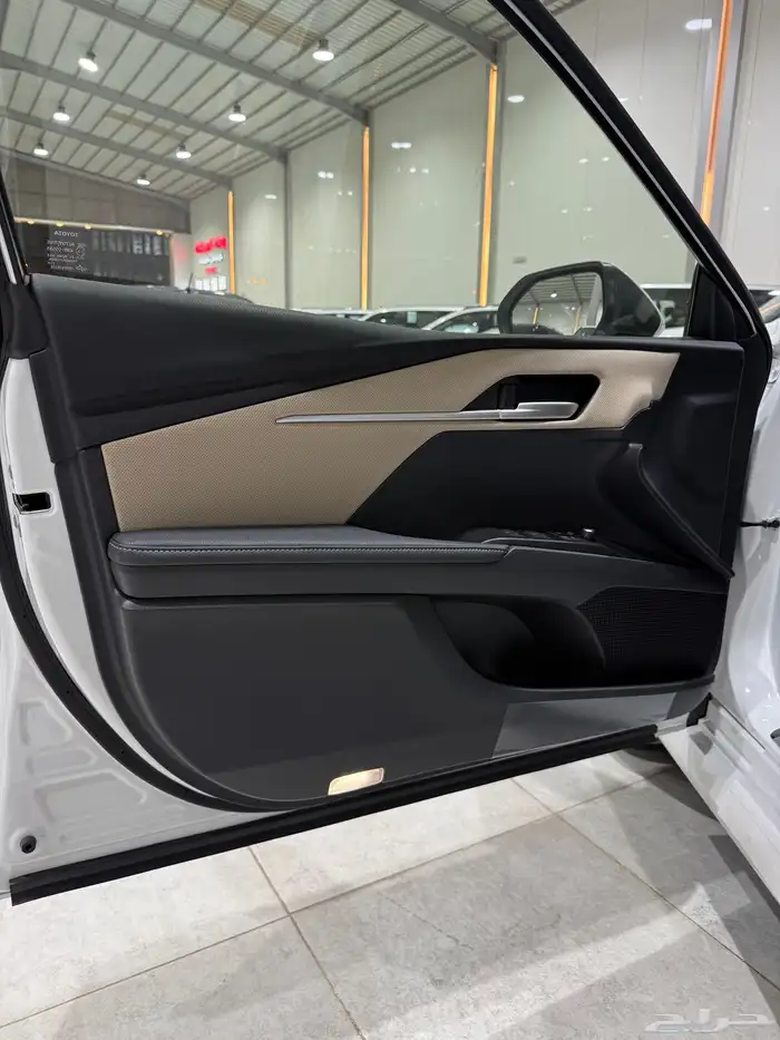 تويوتا كامري LE بنزين 2025 سعودي أصفار اقل سعر 10