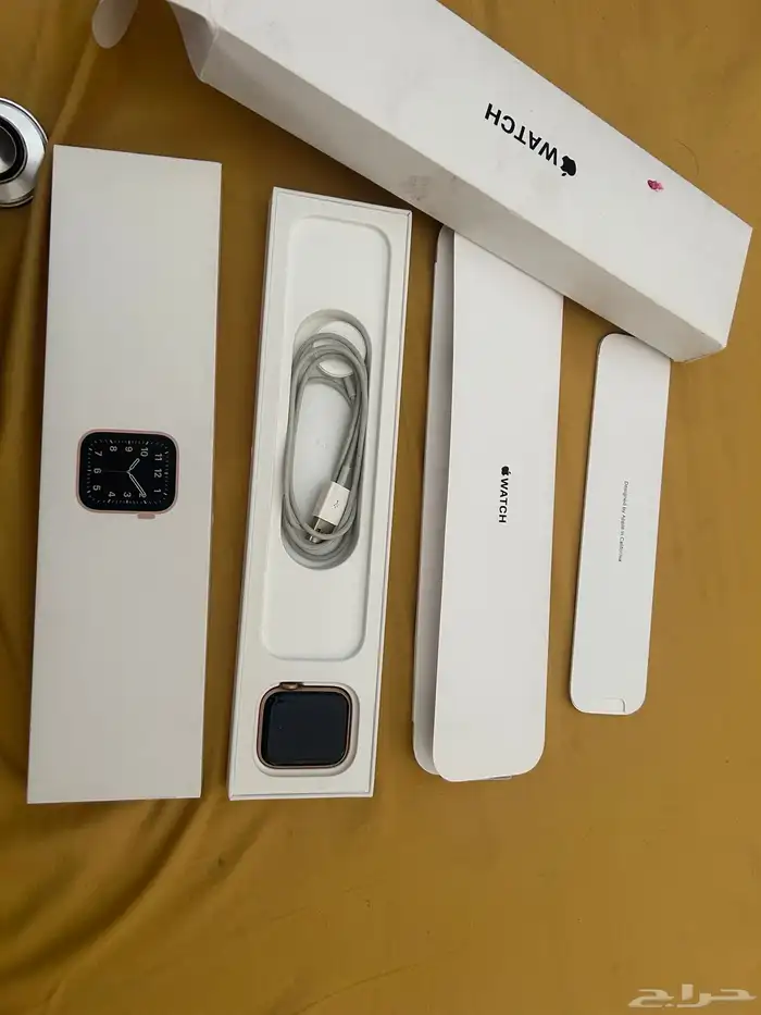 ساعة ابل SE 5