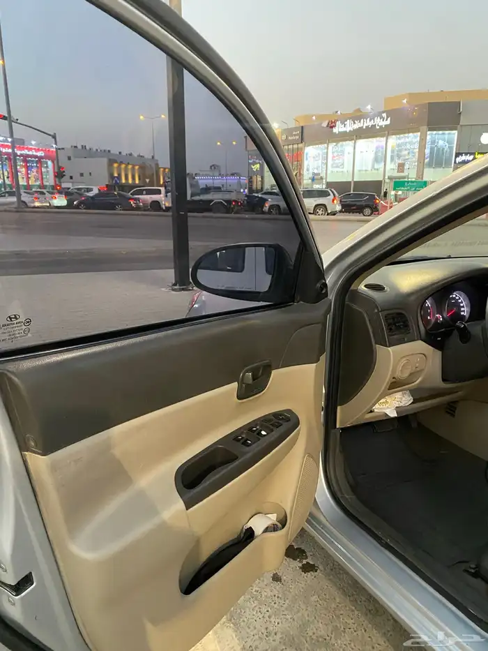 للبيع اكسنت 2011 3