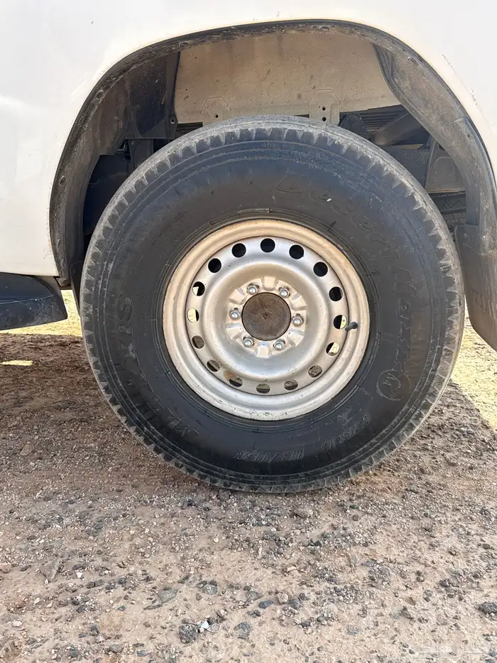 بيع كفرات بالون اربعه مع جنوط جديد المقاس 825  16 0