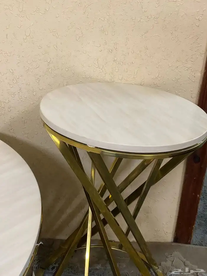 طاولات جديده مالها سنه عندي 3