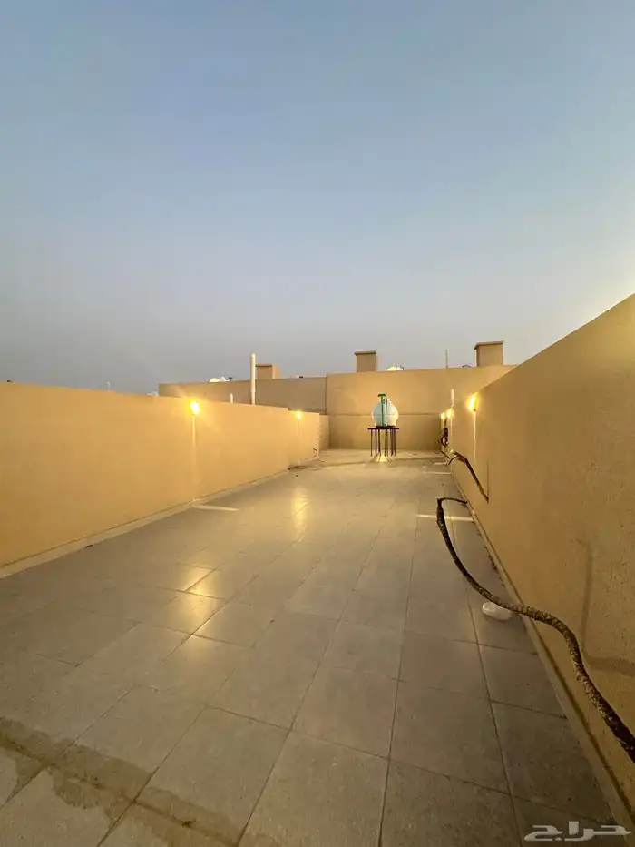 للبيع شقق علويه بحى الضيافه خميس مشيط 15