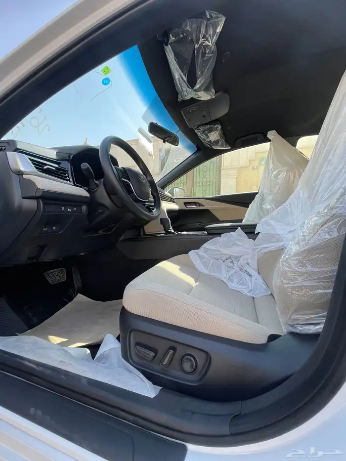 تويوتا- كامري-2025- استاندر-E- اصفار- بنزين-صادر لوحات 16