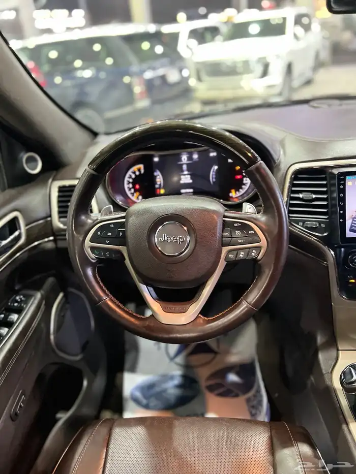 جيب شيروكي جراند 2015 فل كامل سعودي ماشي 139 الف 15