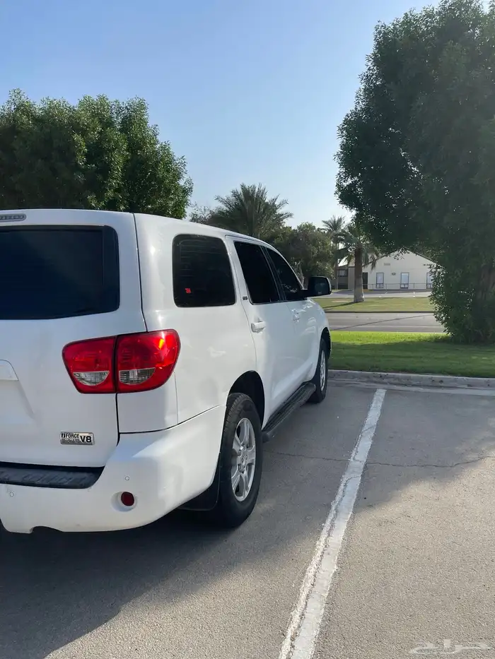 سكويا 2011 Toyota Sequoia 2