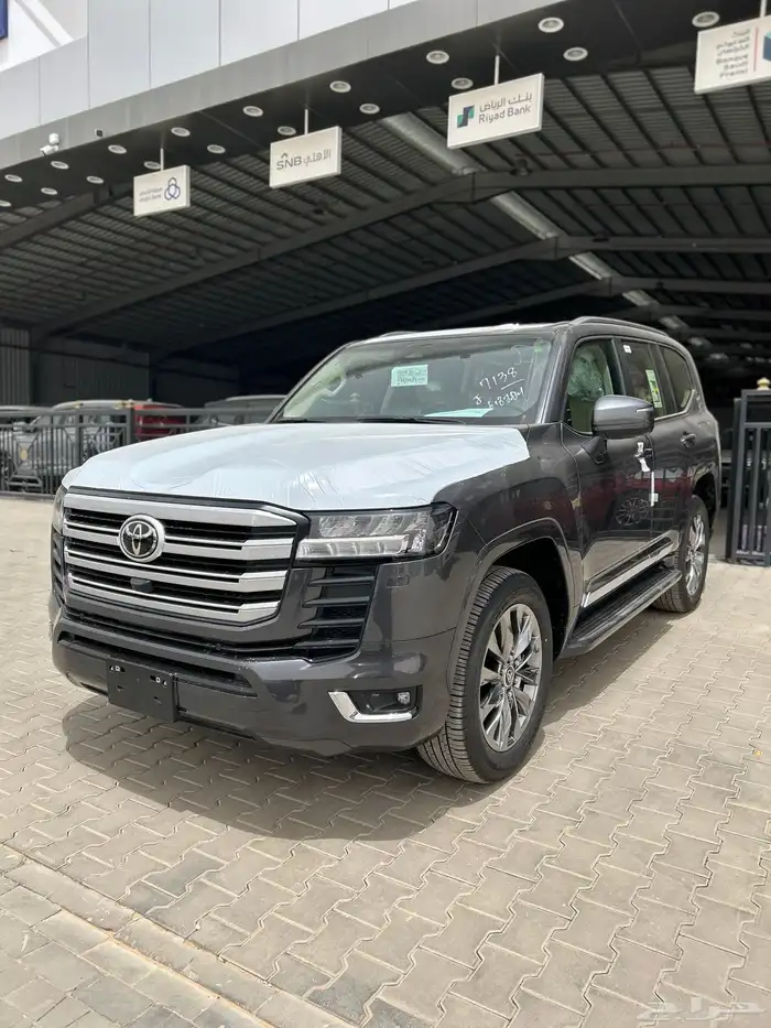 تويوتا  لاندكروزر GXR-4 بنزين 2025 اسود 325500 شامل الضريبة 2