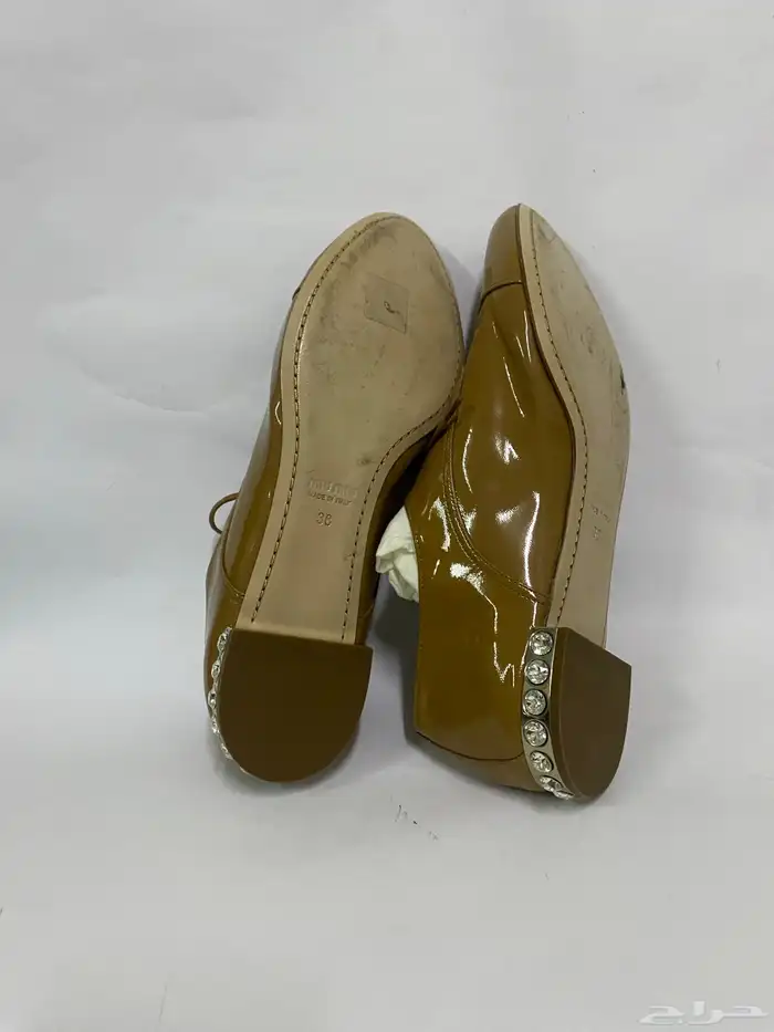 حذاء ماركة ميو ميو miu miu شبه جديد اصلي جلد لميع مقاس 37 11