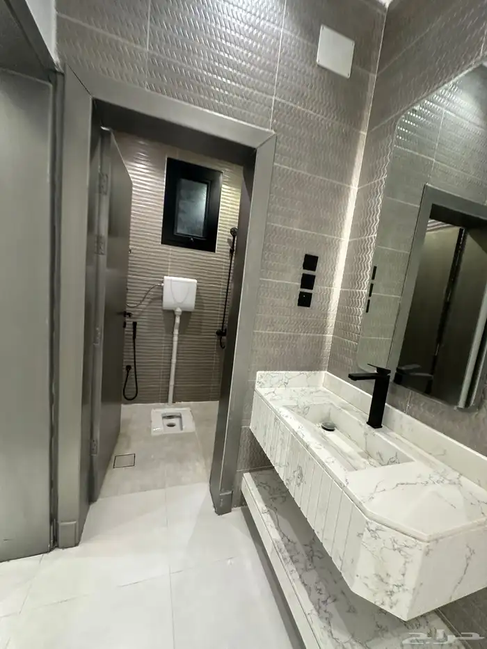 للبيع شقق علوية بسعر مناسب جدا بجوار المدارس حي الموسي 15