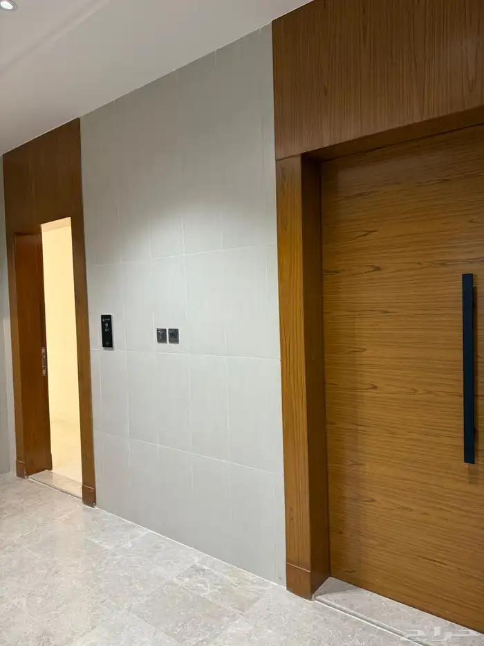 للبيع روف فاخرة ومساحه كبيرة 0