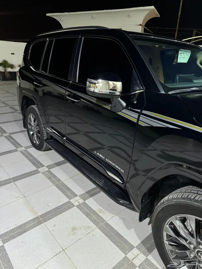 لاندكروزر 2023 10