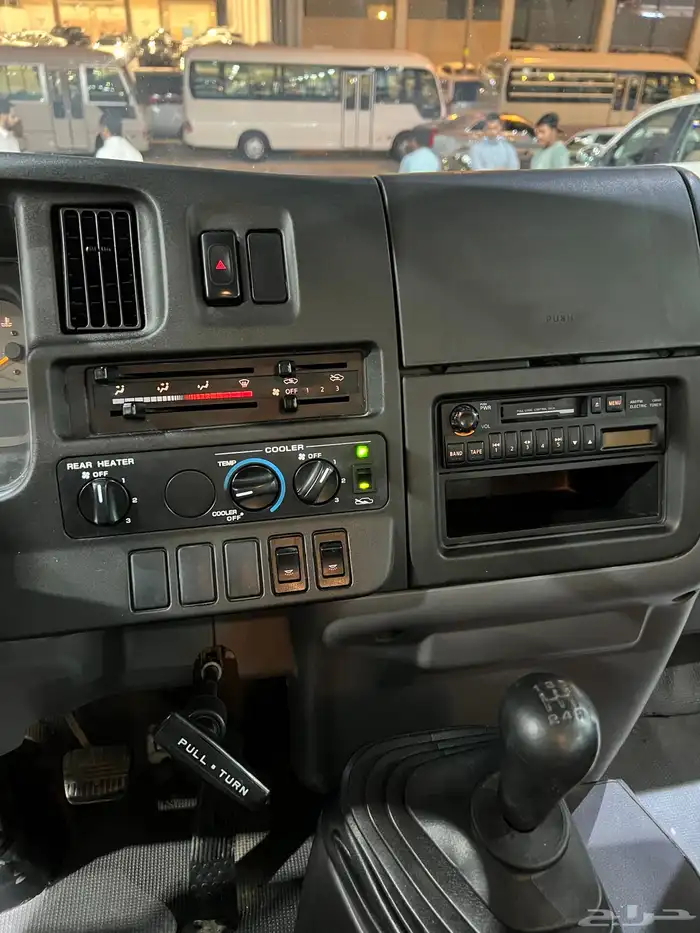 للبيع باص نيسان سيفيليان موديل 2008 ممشي قليل 11