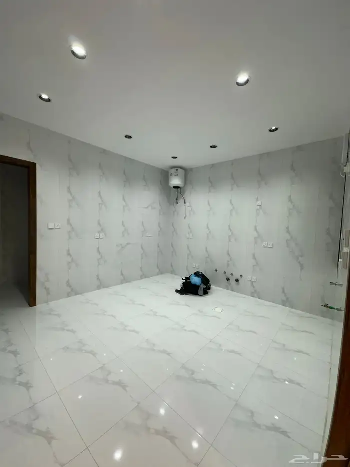 للبيع شقة دور ارضي مساحة وسيعة ب550 الف خميس مشيط 5