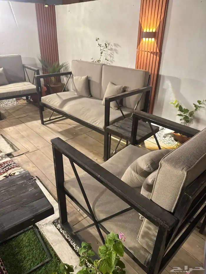 كراسي حديد 0