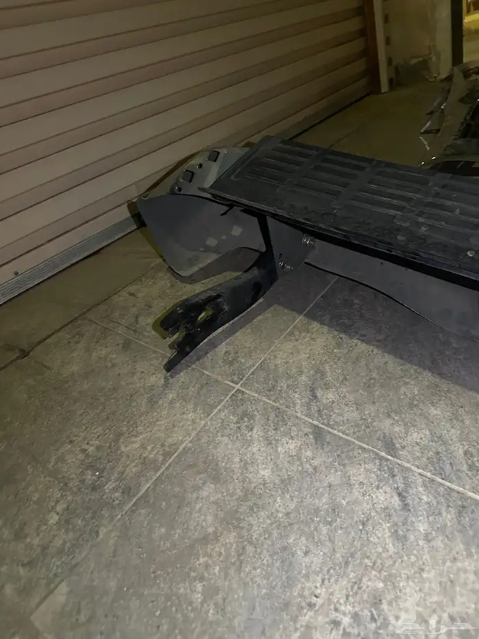 اغراض هايلوكس 12-15 صدام خلفي وشبك البيع سمح 7