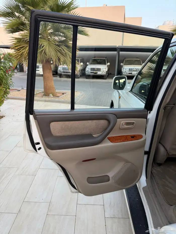 (تم البيع) جكسار 2006 فل كامل دفلك فتحة (قير عادي) 45