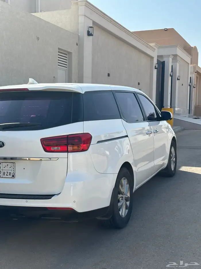 للبيع كيا كرنفال 2019   ديزل   11 راكب   نظيفة جدا 2