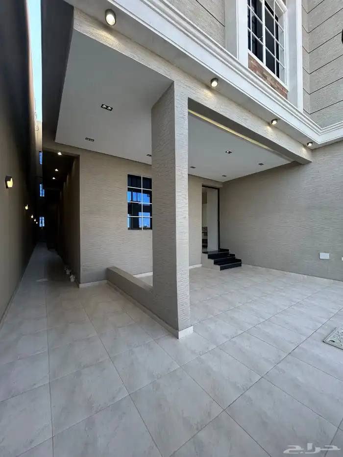 للبيع شقق ارضية و علوية تشطيب VIP بحي المعارض خميس مشيط 3