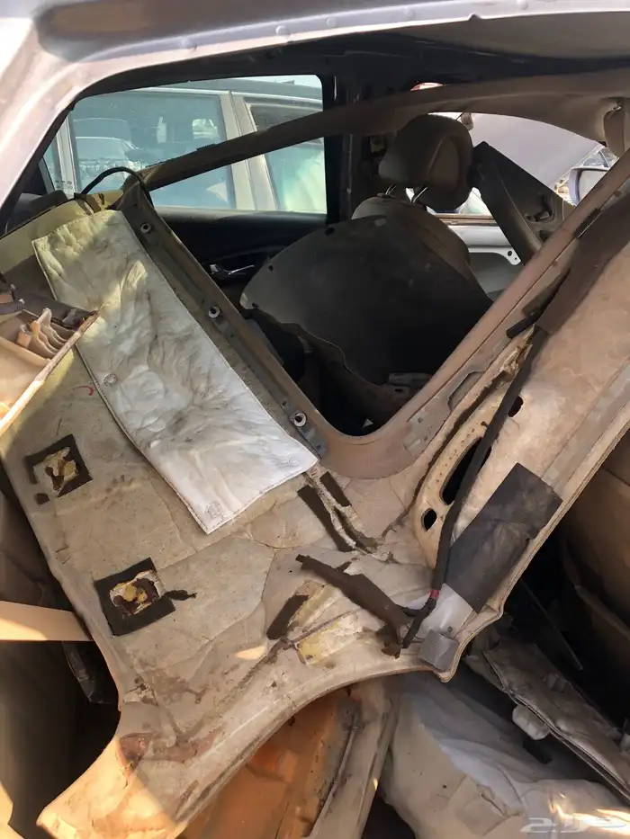 ازيرا 2013 قطع غيار فقط 8