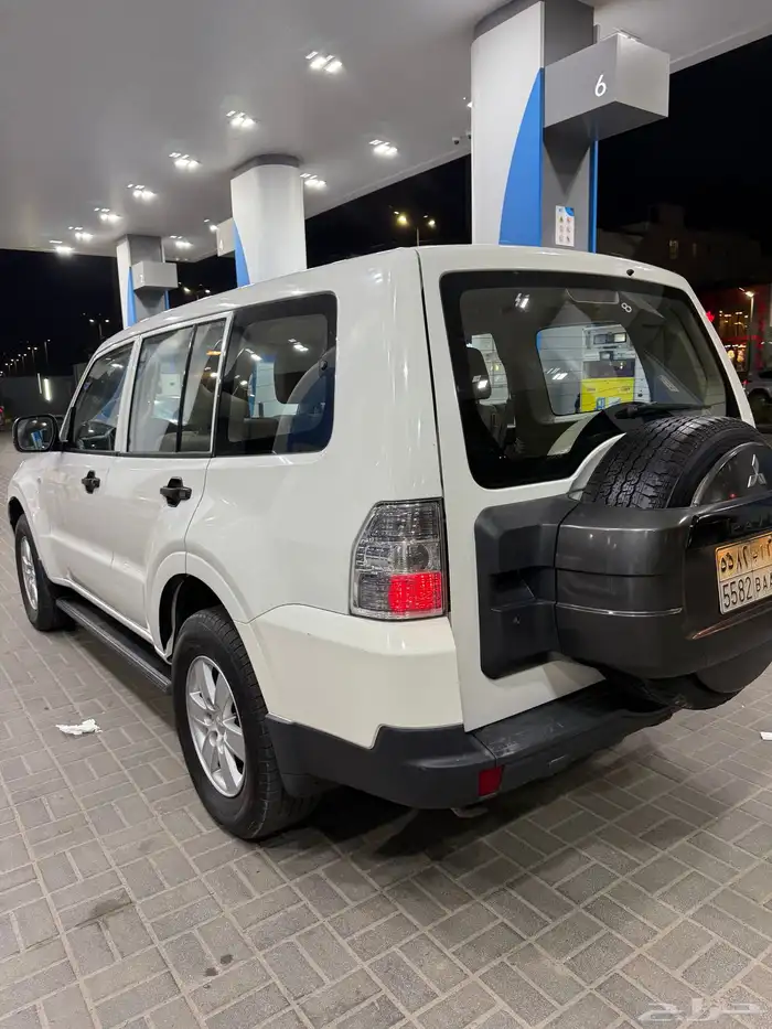 للبيع باجيرو قير عادي مكينه3800 5