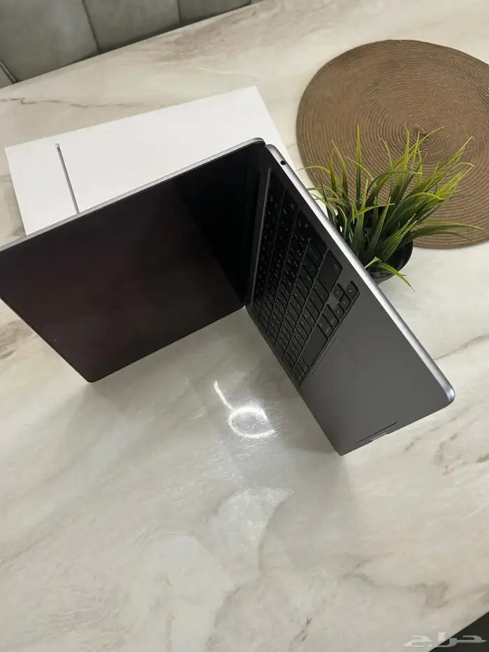 للبيع ماك بوك اير m2 2022 تم شرائه من stc 1