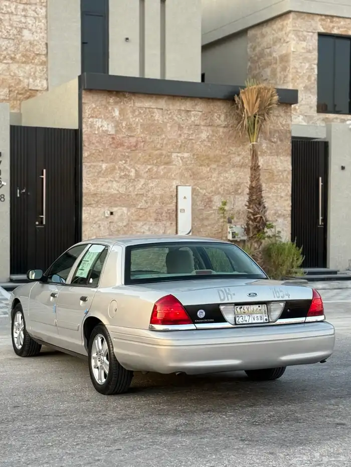 فورد فكتوريا سمني 2011 سعودي وكاله 14