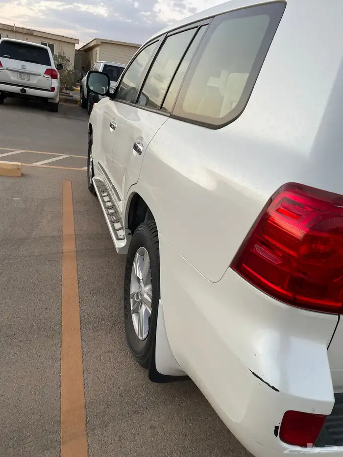 لاندكروزر 2013 فل كامل للبيع 4