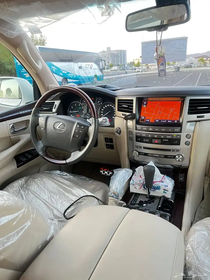 لكزس2014 17