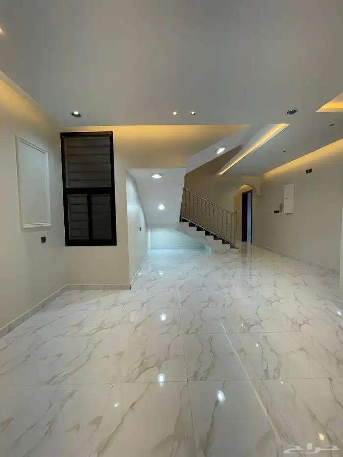 للبيع فيلا دورين وملحق من 750 الف مخطط 6 حى النور 12