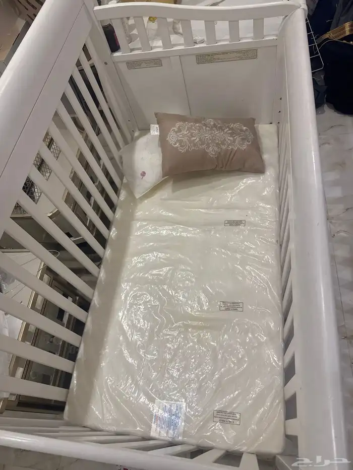 سرير اطفال ومواليد جميعها استعمال بسيط 2