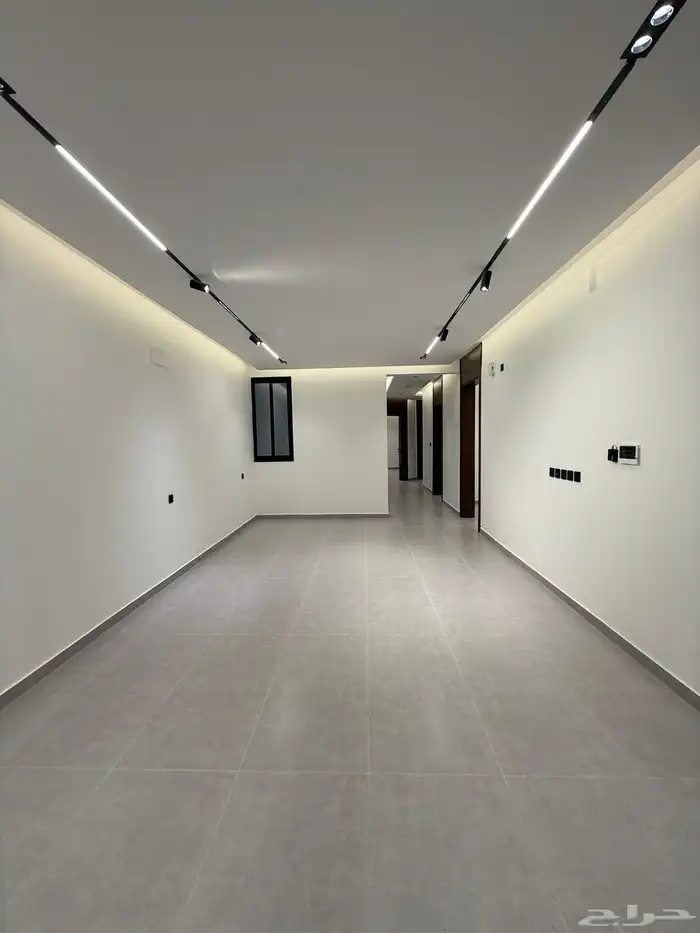 شقق علويه 6 غرف بتصميم فندقي قرب ممشي الراقي -بسعر 560الف 7