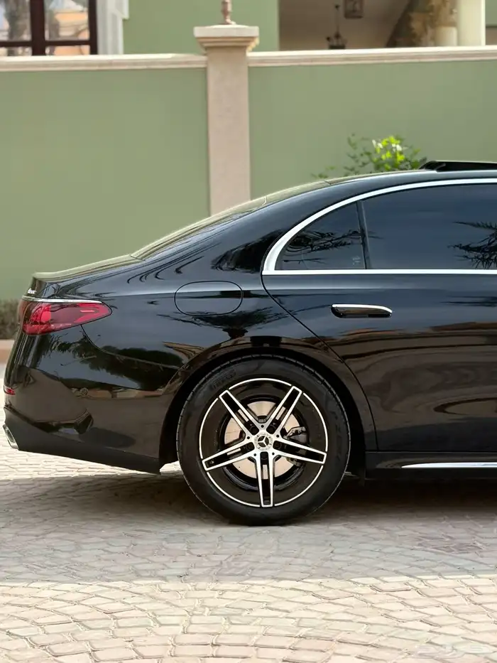 مرسيدس 4MATIC AMG E300 2024 20