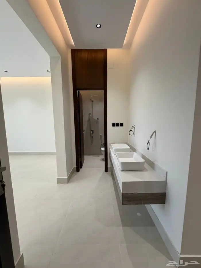 للبيع شقق تمليك علوي مع ملحق خاص خميس مشيط حي الحسام 2