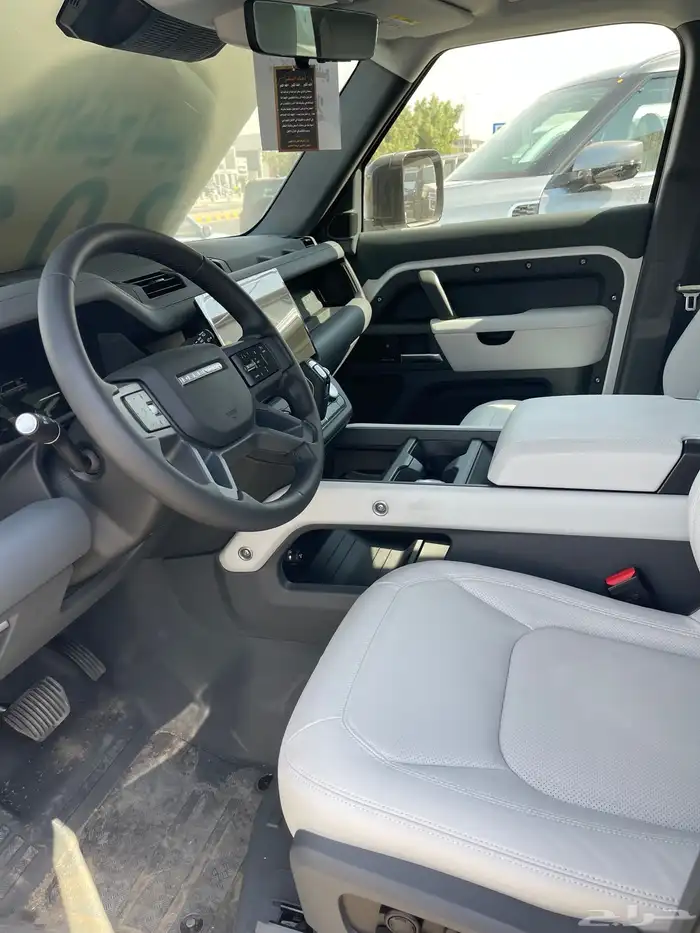 لاندروفر. ديفندر HSE سعودي 6 سلندر فل كامل 2026 9