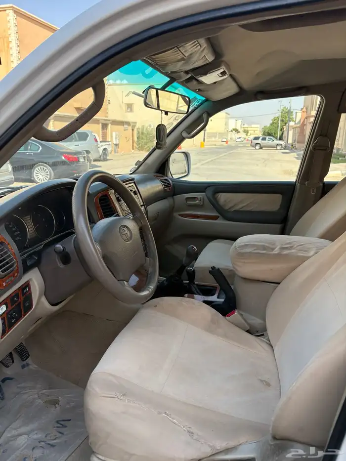 للبيع لاندكروزر 2005 قير عادي شرط 6