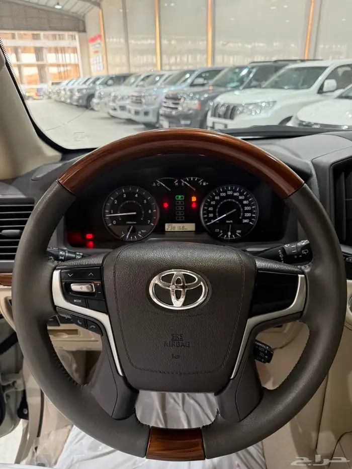 لاندكروزر GXR. سعودي 8 سلندر 2018 14