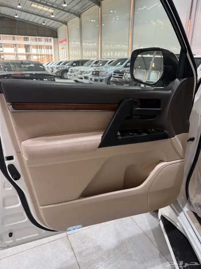 لاندكروزر GXR. سعودي 8 سلندر 2018 13